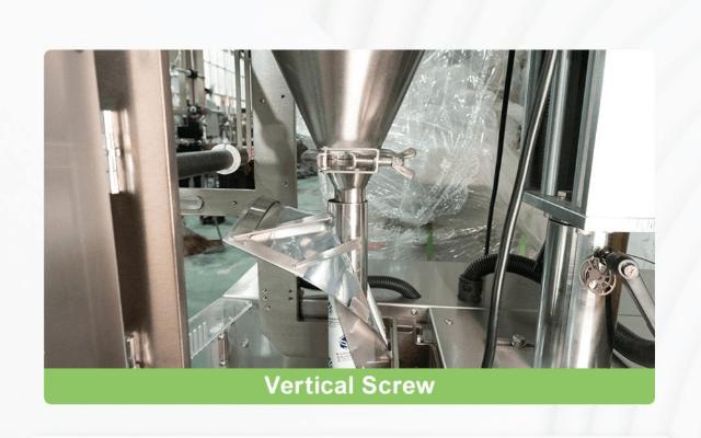 1.Vertical Screw：The vertical screw feeding method effectively reduce material dust andachieve a better sealing effect.jpg